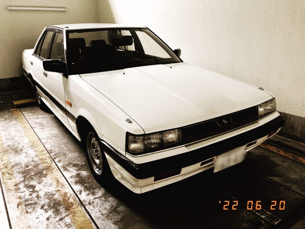 Amazon | 日産 スカイライン R32 R33 R34 R35 LEDスカッフプレート シーケンシャルLED 4セット 前後席 (白発光)  [並行輸入品] | シートアクセサリー | 車＆バイク